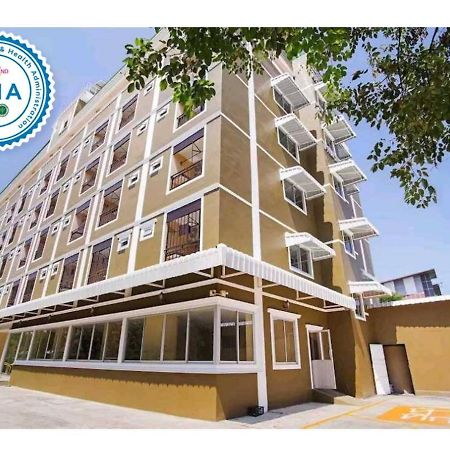 Wises Hotel Ban Bang Phra Екстер'єр фото
